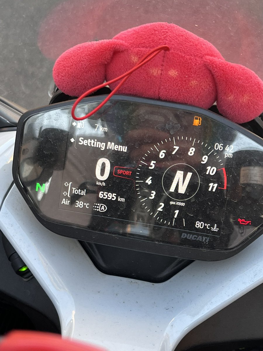 usatobike's tweet photo. ヤヴァイ
あと7キロしか走りたくないって言ってる（ガソリン入れろ） https://t.co/G62vEYUP0V