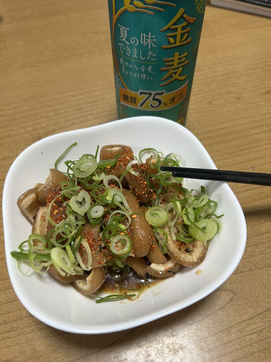 KuruKuru9345's tweet photo. 豚の皮でおつまみー！🍺 https://t.co/GL1q6G7sqb
