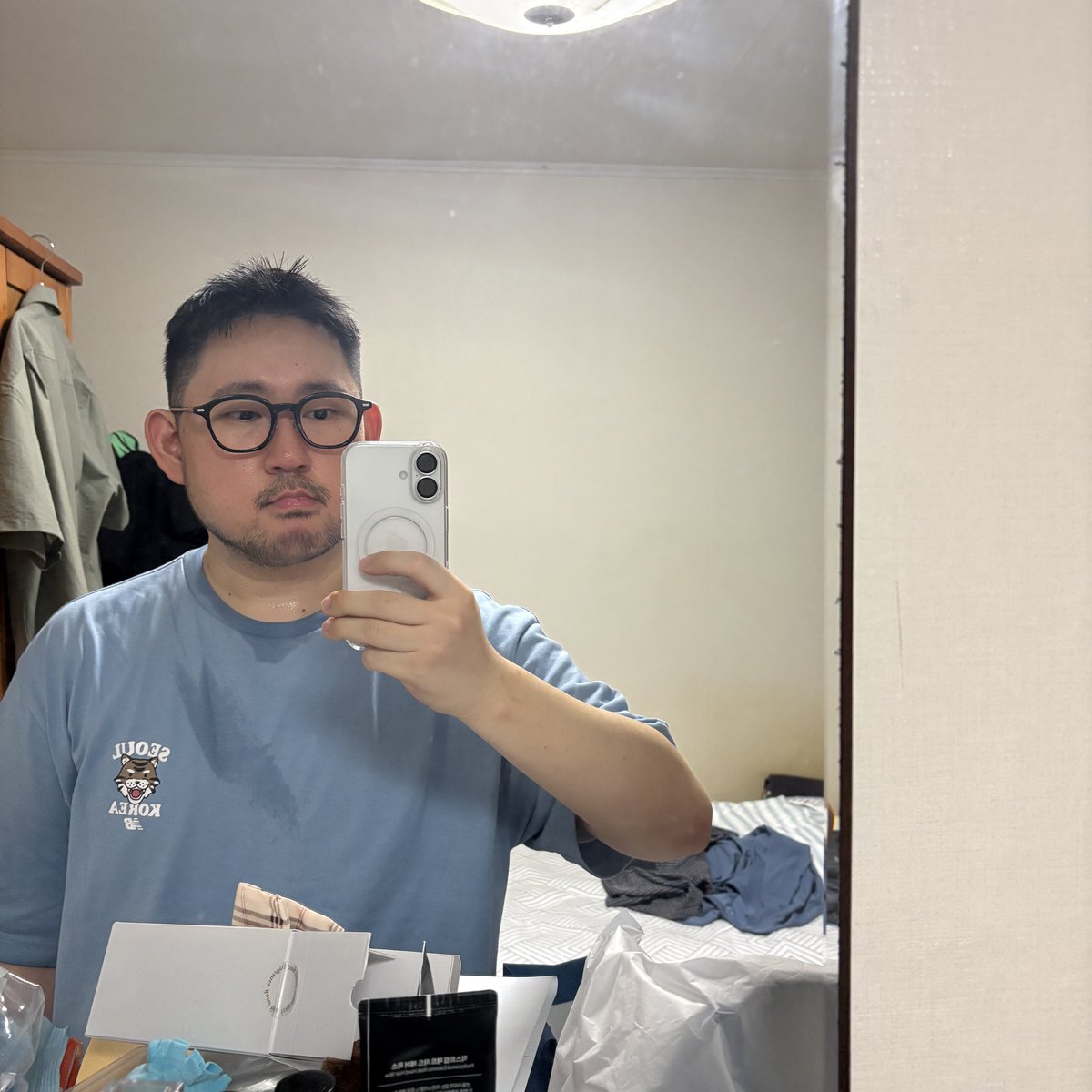 JJW7202's tweet photo. 뿔테삼 https://t.co/JOtpBkZgHo