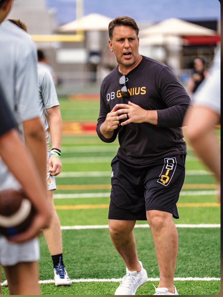 Tonyrazz03's tweet photo. Another great offseason of training in the books! Appreciate the 10 NFL QBs, numerous college QBs from all over the country and the HS QBs for coming to NJ to train. Go time!! Lead, compete and execute with unwavering confidence and determination for your teams and coaches! Nothing beats developing a QB! @test_football @qbiqsystem #qb #quarterback #qbcoach #qbtraining #football