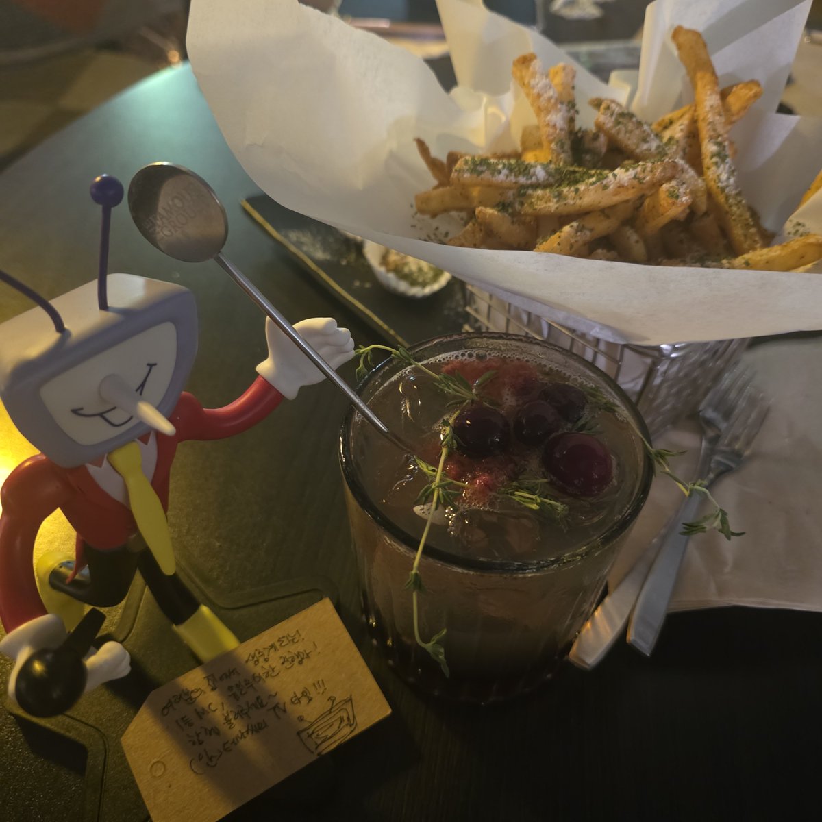 TeYu_OuO's tweet photo. Tenna / Spamton
Custom cocktails
#deltarune https://t.co/YG7QnLOlgI