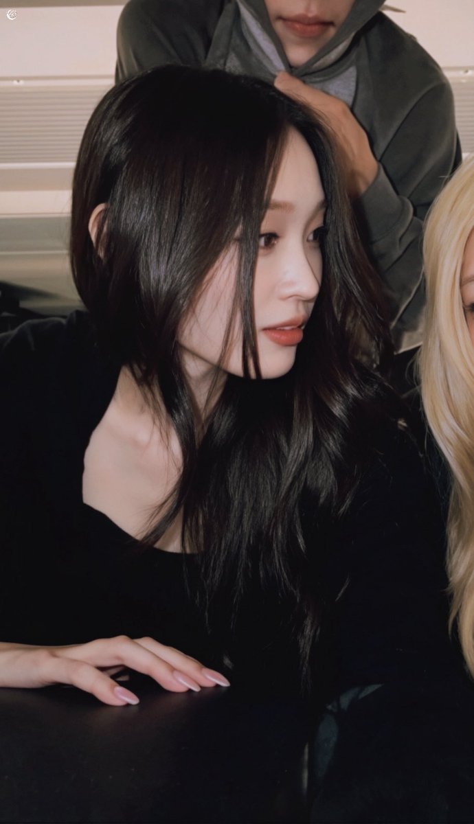 Anniemoonsarang's tweet photo. ✨️👑 https://t.co/3NdTMFZ6GA