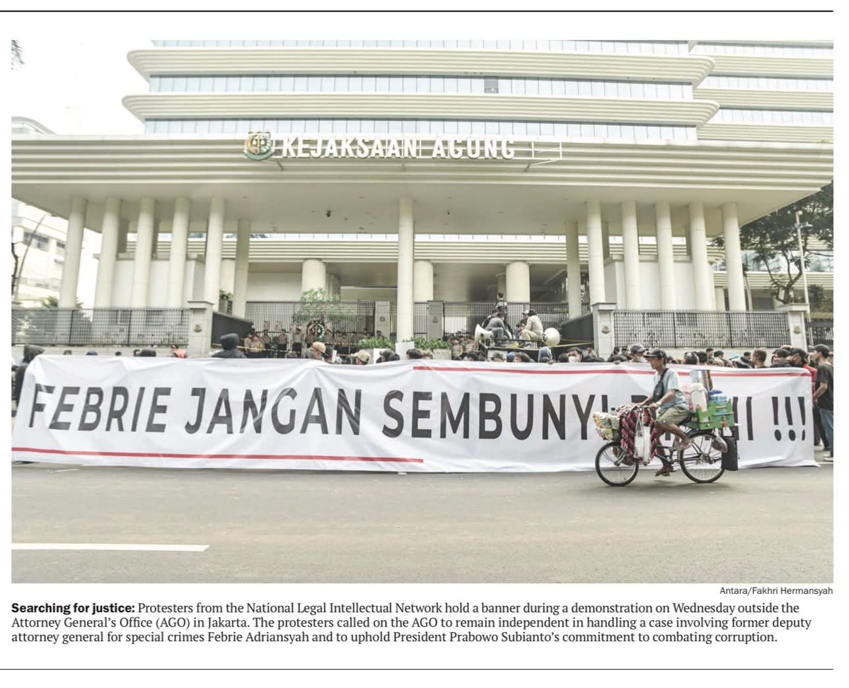 RA_leather's tweet photo. 🚨 "FEBRIE JANGAN SEMBUNYI!!!"

Masuk cover The Jakarta Post edisi 23 Juli 2026 usai menjadi pesan utama dalam aksi demonstrasi di depan Kejaksaan Agung.