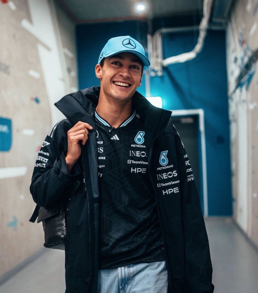 silverstrack's tweet photo. he looks happy.. hungary, please.. https://t.co/6sOFc06VLr