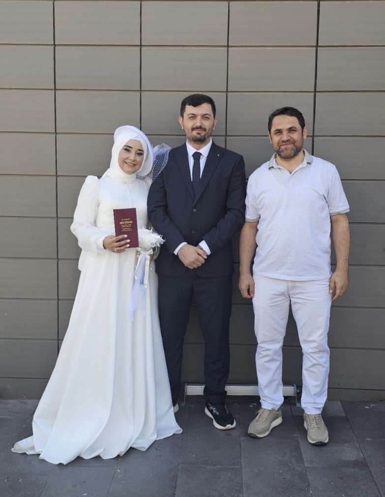 bmsgaziantep2's tweet photo. Şube Başkan Yardımcımız Cuma AKKUŞ, Gaziantep Adliyesi personeli, kıymetli işyeri temsilcimiz ve üyemiz Merve ŞAHİN’in nikah merasimine iştirak ederek mutluluğuna ortak oldu.
Teşkilat ailemizin birer parçası olan üyelerimizin bu özel ve anlamlı günlerinde yanlarında olmak https://t.co/eq917vtuy2