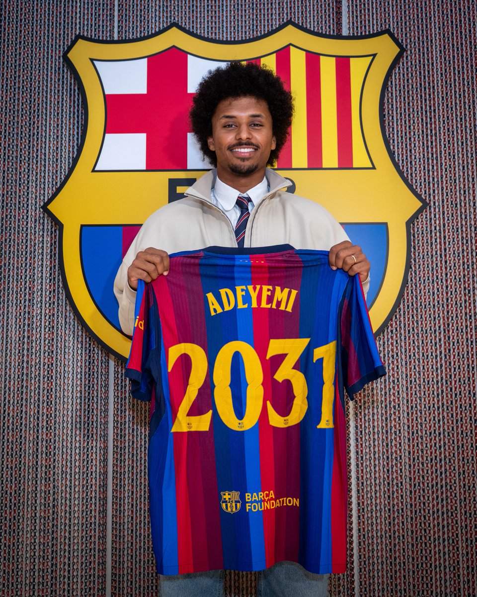 TigoSportsPY's tweet photo. 🔵🔴El extremo Karim Adeyemi se convirtió en nuevo jugador de Barcelona, con un contrato hasta el 2031.

💰Un total de 22 millones (más 7 en variable), procedente del Borussia Dortmund.

👉El alemán llega al equipo blaugrana para ocupar el hueco surgido con la salida del sueco Roony Bardjhij.