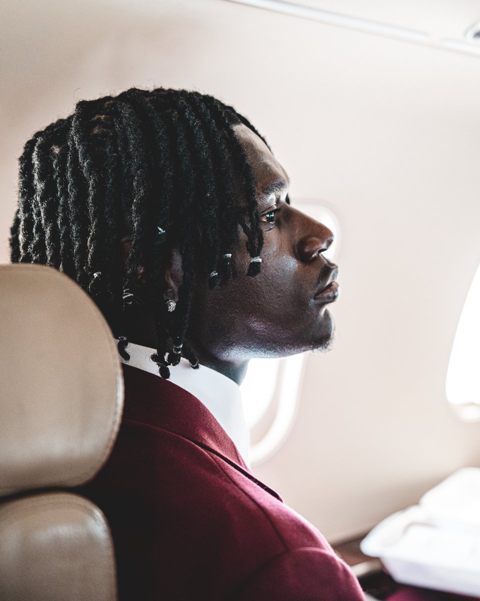 HailStateFB's tweet photo. Business Trip 💼 https://t.co/vAsB5ePdNd