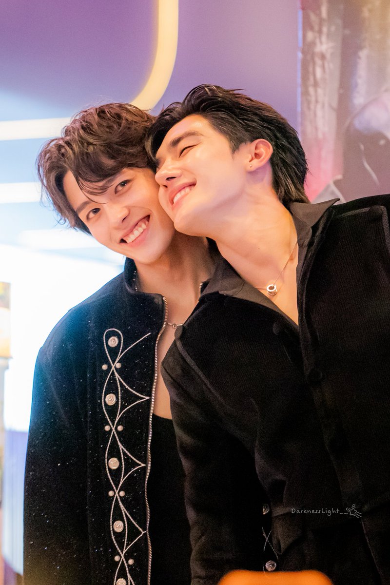 DarknessLight__'s tweet photo. จุ่มแก้มแล้ว ยิ้มหวานเล้ยยยยย

#YAwards2025xTeeHeng
#TeeHeng #ตี๋เฮง
@Tee_wongsajaem @HengmarkII https://t.co/NRY796iurn