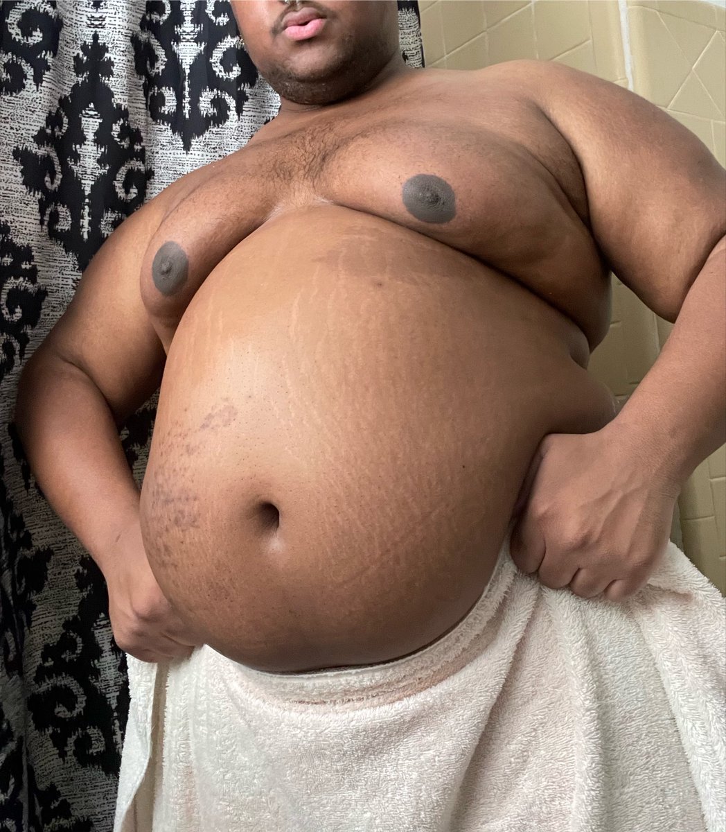 noongainer's tweet photo. Feeling THICC this Thursday #thickthursday #gaychub #chub4chub #chub4chaser #gaybear #belly https://t.co/p5shMUX6Sq