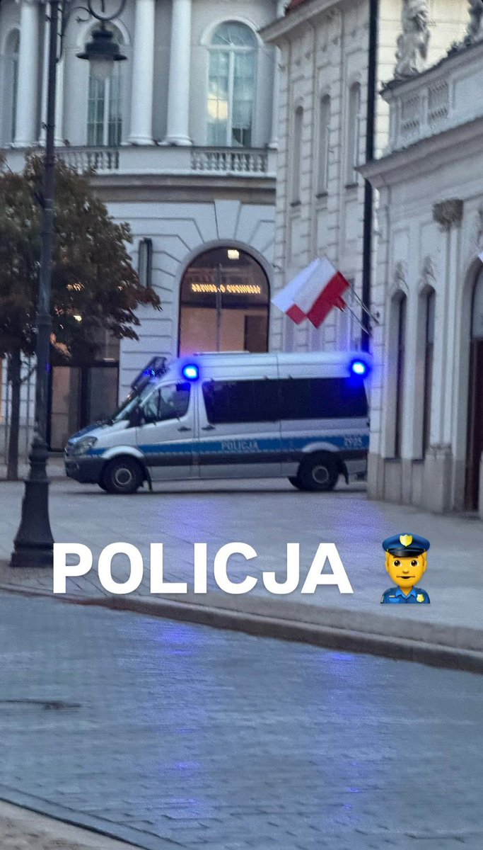 anquacks's tweet photo. Quackity Martes: Polonia
Quackity Miércoles: New York
Quackity Jueves: España

QUE ONDA https://t.co/iAFWkJt2r0
