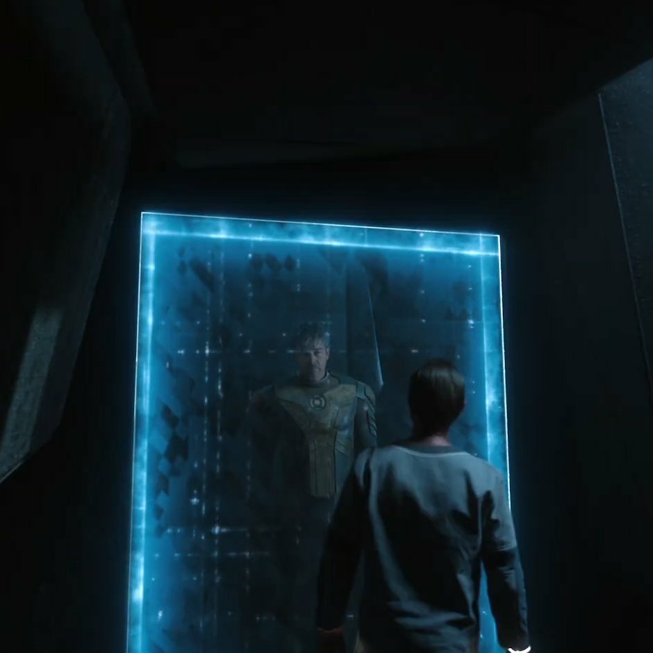 DCVers0's tweet photo. Na EW

Kyle Chandler diz que se concentrou no relacionamento de Hal com Sinestro em #Lanterns:

"Foi muito interessante, porque você acaba explorando vários aspectos do relacionamento deles no passado. Muito disso, para mim, era algo bastante pessoal. Criei pequenos detalhes para mim mesmo sobre ele, o que acabou construindo uma relação muito íntima e intensa."