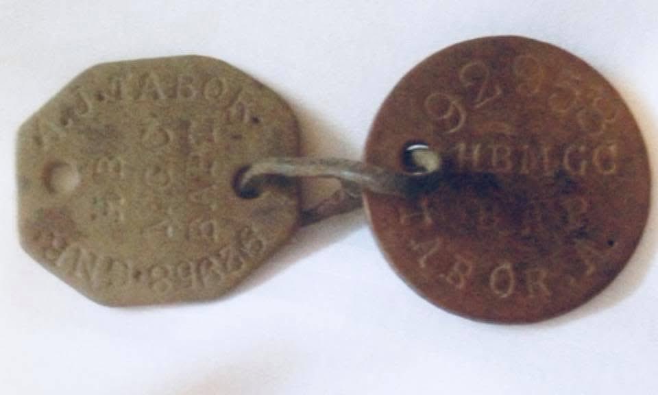 GreatWarHuts's tweet photo. …Alfred had previously served in The Cambridgeshire Regiment before transferring to the Heavy Branch of the Machine Gun Corps, later renamed The Tank Corps.

These are his Heavy Branch identity discs…
5/ https://t.co/xhET9LIDfF