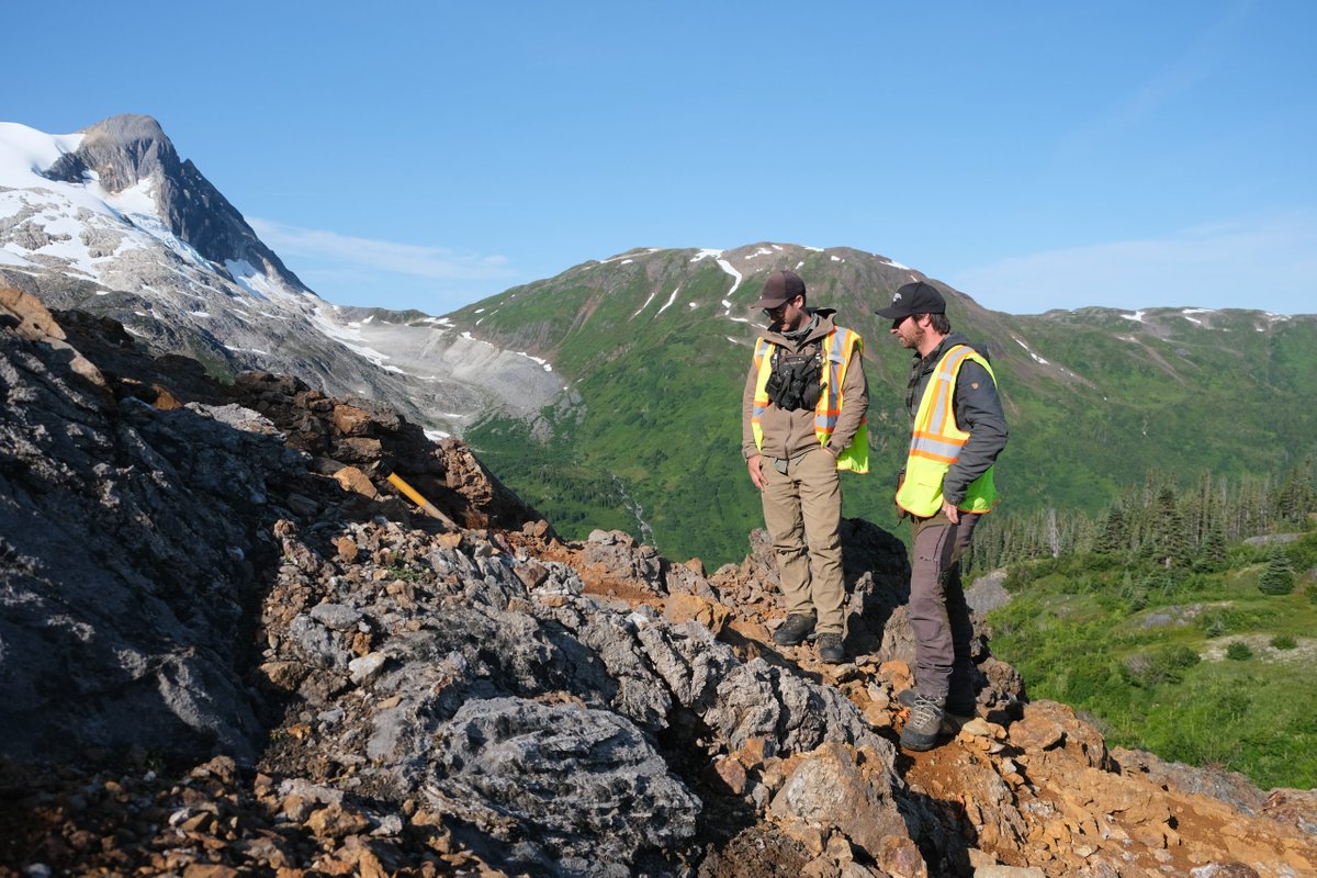ResourceWorld's tweet photo. Gold Runner Exploration Receives 5 Year Drilling Permit at Golden Girl Property, Golden Triangle B.C. - https://t.co/laVHQhxF80 #ResourceWorld #resourceinvesting #miningnews #mining @GoldRunnerexp #gold #goldmining https://t.co/TZJ00Blqtt