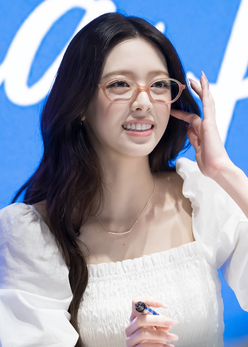 빈털터리 tweet media