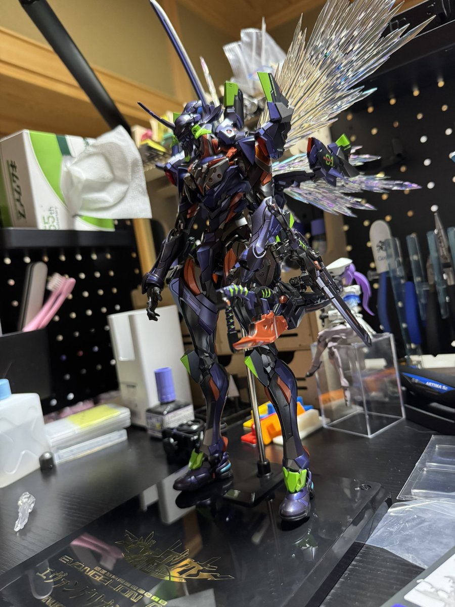 _hebiichigo's tweet photo. モータルマインドのエヴァ最終号機こんなにかっこいいのにLED発光ギミックが不良で点灯しないの最悪なんですけど https://t.co/JUVsmxWi43