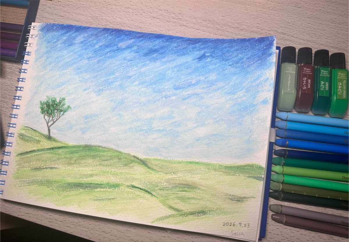 Sella___art's tweet photo. 今日はたくさん書けて嬉しい♡

2026.07.23 (お絵描き3日目)🔰水彩画初心者

ほんとは球体練習したあとやからミニトマトかさくらんぼやりたかってんけど風景描きたくて簡単そうなのを���したよ🫶

でもやっぱり難しい😭

この丘の奥行き感ってどう書くんやろ？？

私の絵は全てが近そう💦 https://t.co/KxSYKbt6nz