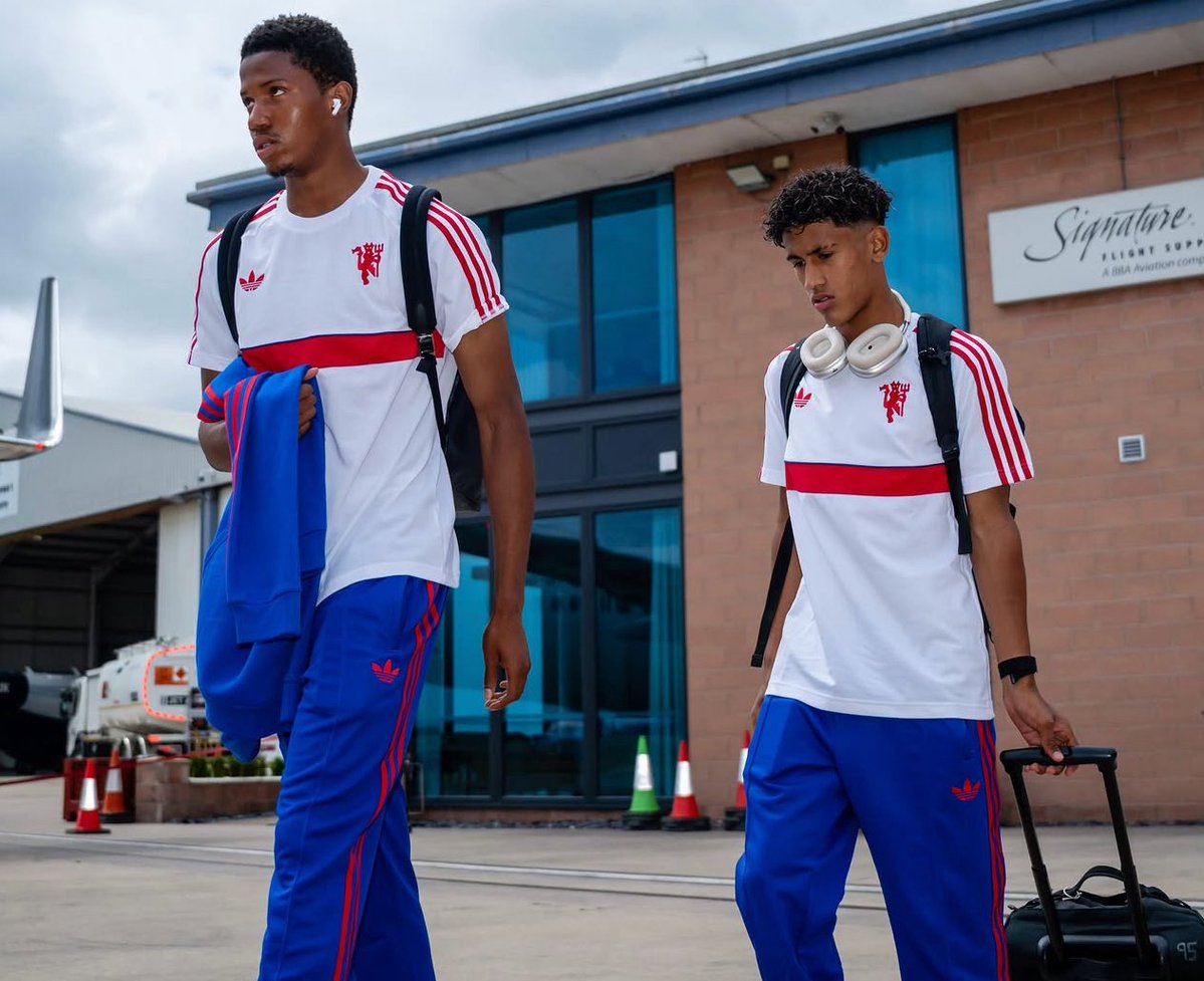 mufcMPB's tweet photo. Chido Obi and JJ Gabriel travelling with the Manchester United squad to Norway 🌟💫 https://t.co/FCfqZajmOw