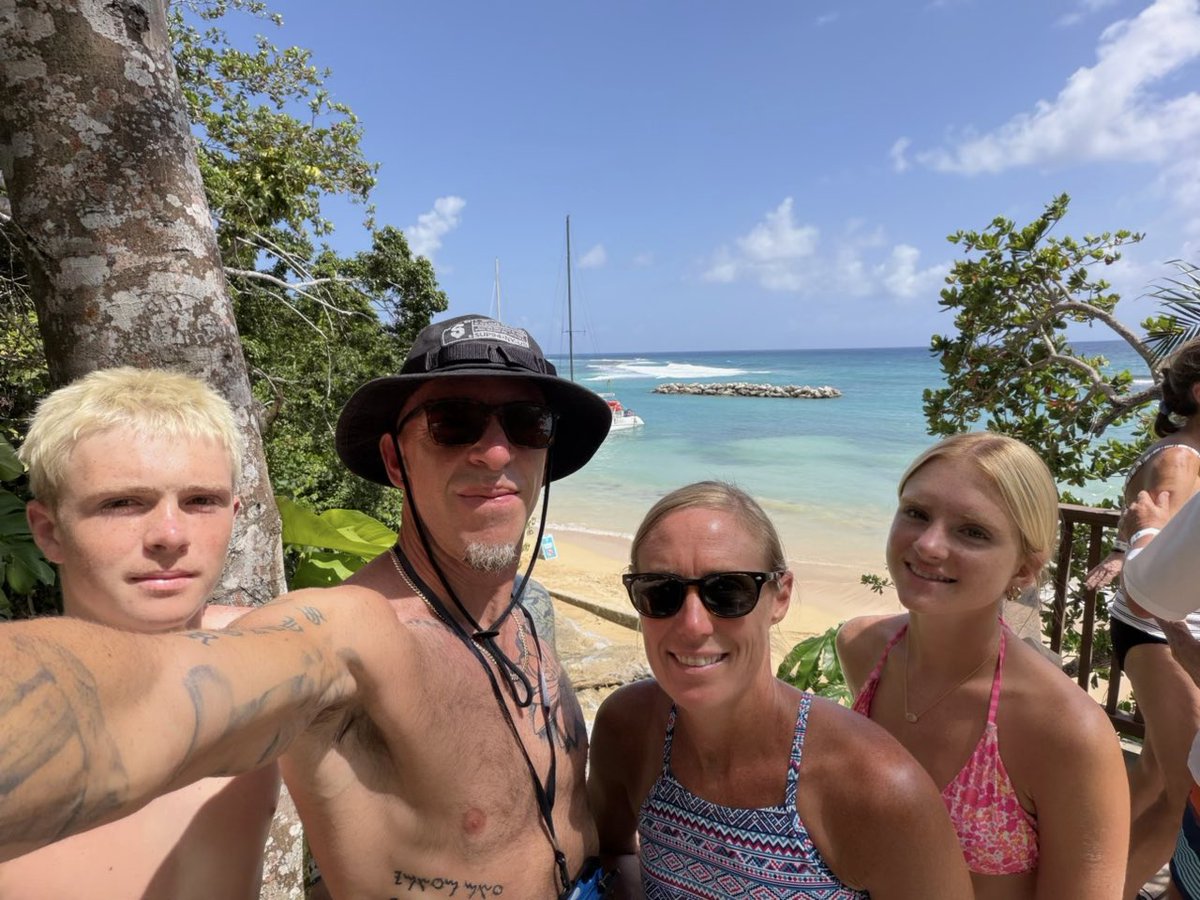 MrsAMHarrison's tweet photo. Jamaica, you once again were everything we hoped for and more 🇯🇲 ❤️….We came to celebrate 20 years of marriage and Jaci’s graduation, and we’re leaving with amazing memories. It’s always a blessing to be here 🙏. Until next time…
#OneLove https://t.co/WgCzAPBQJQ