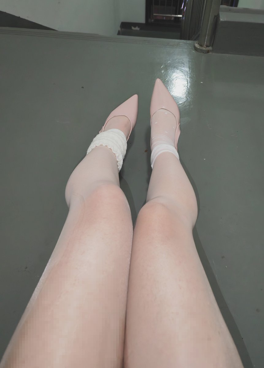 Nuzz006's tweet photo. 丝袜控 #露出 #女大 #母狗🥵 https://t.co/iWcS59i8R5