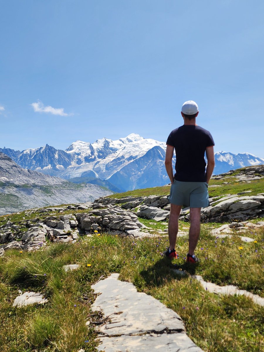 JeuneSportif69's tweet photo. Y a pas à dire... la montagne ça forge le body 🤭

Who wants to hike with me ? 🧗‍♂️ https://t.co/miTtlTBmtC