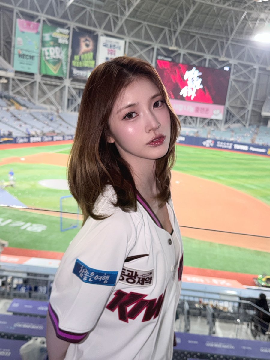 HITGS_offcl's tweet photo. ⚾️❤️‍🔥

#HITGS #힛지스 
#VV #비비 https://t.co/N6cuIz9Vbl