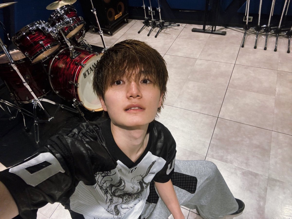 takitsuba_land's tweet photo. 外暑い→汗かく。
室内は涼しい→踊る→汗かく。
さすがに痩せるわ。
この前体重計乗ったら3キロ痩せてた嬉しい https://t.co/xhF2EQMAiz