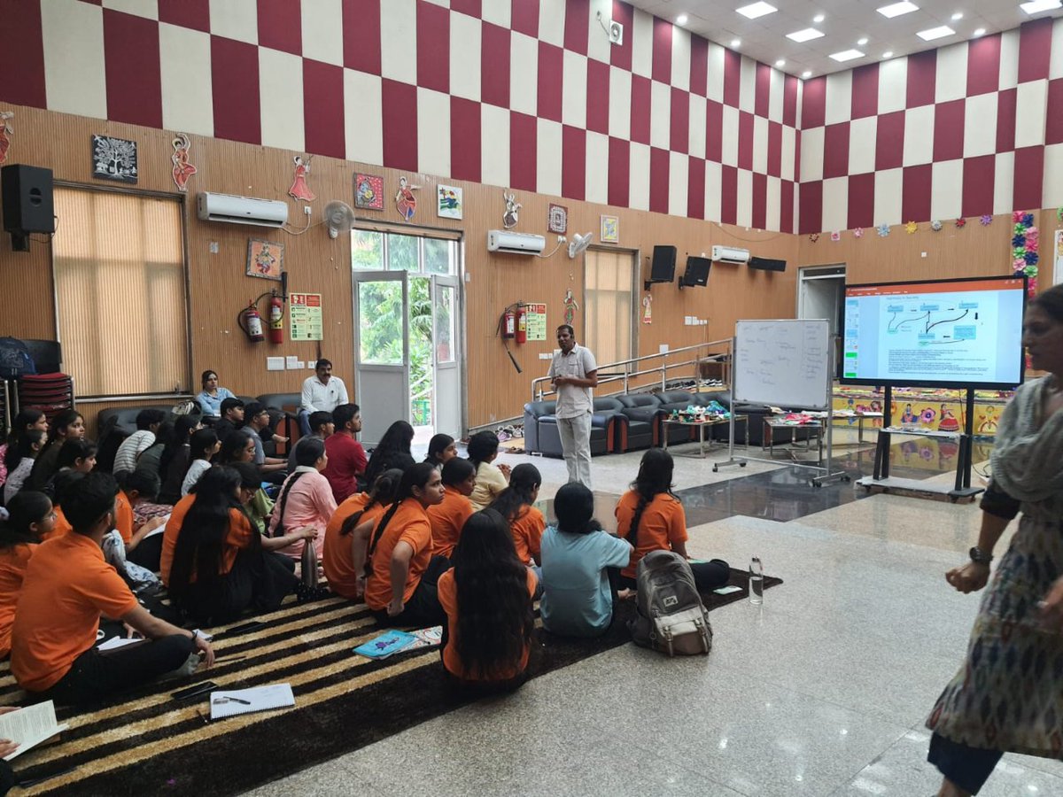 DietBhola's tweet photo. #Workshop on #ScienceofLiving
Today's session began with a thought-provoking discussion on #Society, & a special focus on the clarity of purpose. Participants deliberated on the importance of identifying needs purposefully rather than driven by wants.
@DrAnilTeotia2 https://t.co/0z2RlTmEeT