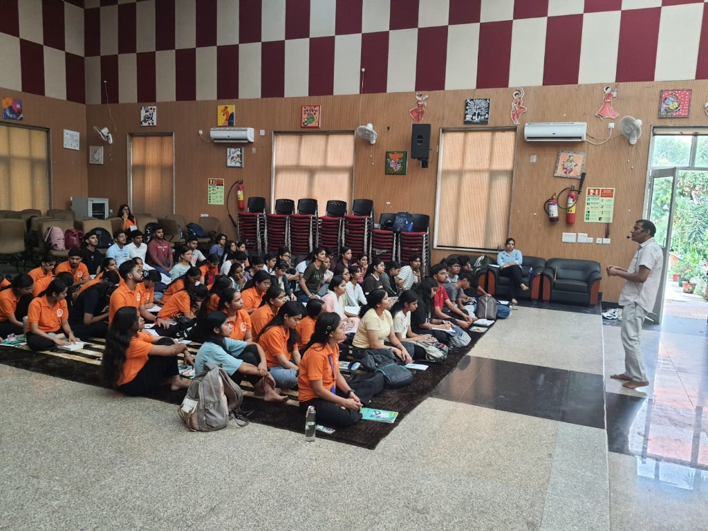 DietBhola's tweet photo. #Workshop on #ScienceofLiving
Today's session began with a thought-provoking discussion on #Society, & a special focus on the clarity of purpose. Participants deliberated on the importance of identifying needs purposefully rather than driven by wants.
@DrAnilTeotia2 https://t.co/0z2RlTmEeT