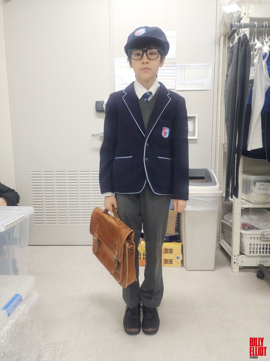 zzan01ee's tweet photo. 세계최초톨보이커버로공연한빌리엘어트박지후군의비하인드포토 https://t.co/mmLfCcvOna