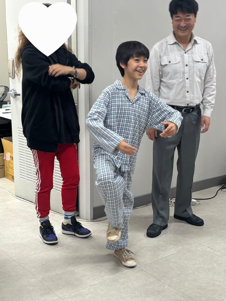 zzan01ee's tweet photo. 세계최초톨보이커버로공연한빌리엘어트박지후군의비하인드포토 https://t.co/mmLfCcvOna