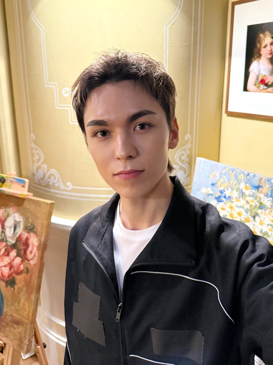 pledis_17's tweet photo. [17'S 버논]
260723 #꼬리에꼬리를무는그날이야기

#VERNON #버논
#SEVENTEEN #세븐틴 https://t.co/hRCRXT0kxq