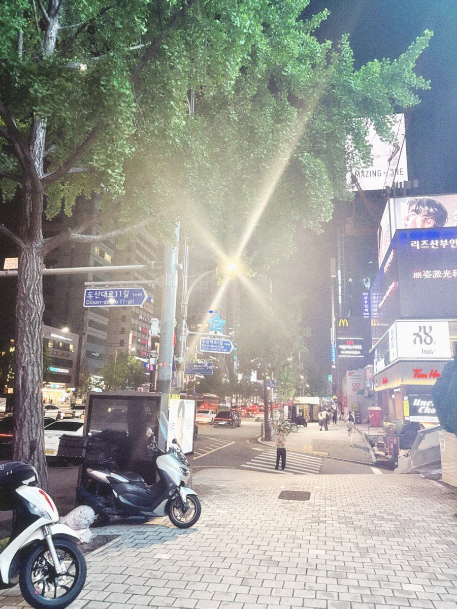 oha___shi's tweet photo. 大阪でドロス見てそのまま韓国来た https://t.co/MIZWkIDQSO