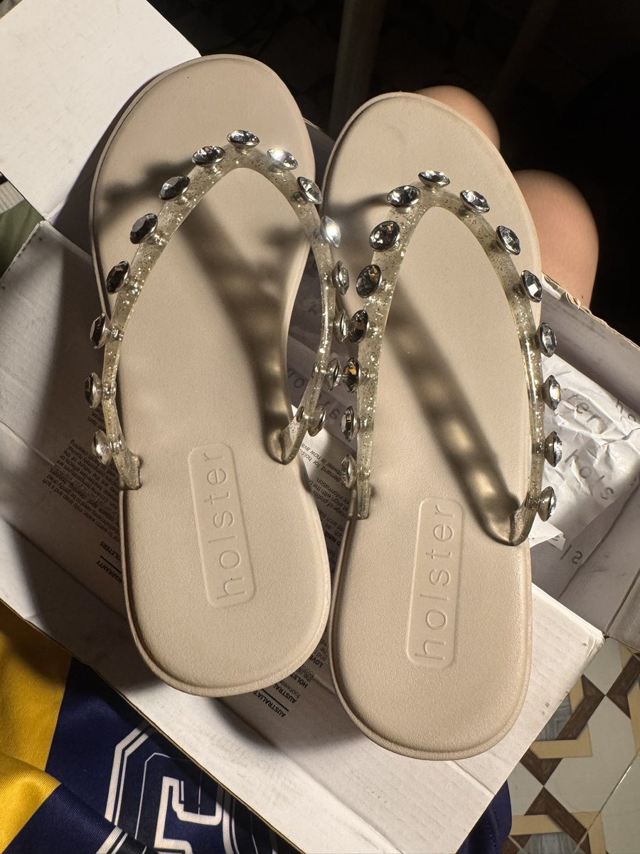 bbbdk4's tweet photo. ส่งต่อสีในรูป size39 ใส่สบายมากๆ
790 รวมส่ง เพชรครบ อปกครบบ 💖
#holsterthailand #holsterมือสอง #ส่งต่อ #ส่งต่อรองเท้า #ส่งต่อholster #รองเท้าholster https://t.co/03W9Bo9hkC