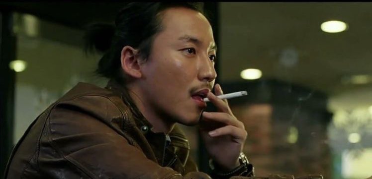 6jb3219dc_kim's tweet photo. 담배피는남자는 싫지만 아저씨는 좋아 https://t.co/W3MTIuYuPw