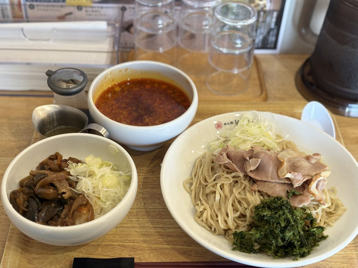 dbzson59's tweet photo. #見た人も無言で何かラーメンをあげる https://t.co/FMlfJbmEaL