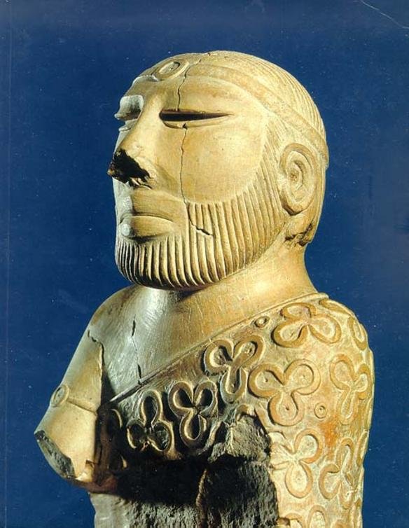 IndiaHistorypic's tweet photo. 2500 B.C :: Priest King From Mohenjo Daro  , Indus Valley Civilization https://t.co/e0g9Ey8bF7