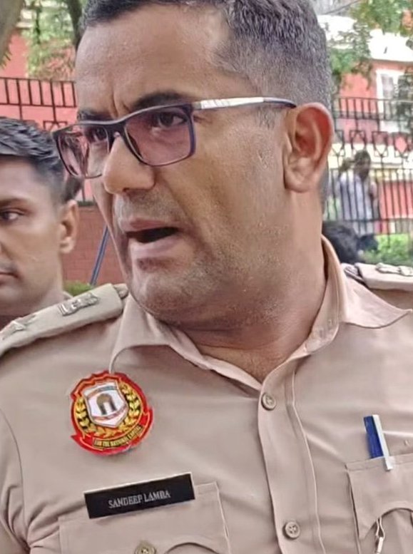 VikramAheer739's tweet photo. Sandeep Lamba          Honey Dagar 

Haryanvi Aheer            Haryanvi Jaat

   📍 Haryana               📍  Haryana 

It's very unfortunate that these men have damaged Haryana's reputation.
🥲

#CJProtests #jantarmantar #delhipolice https://t.co/GWwcoAlYyf