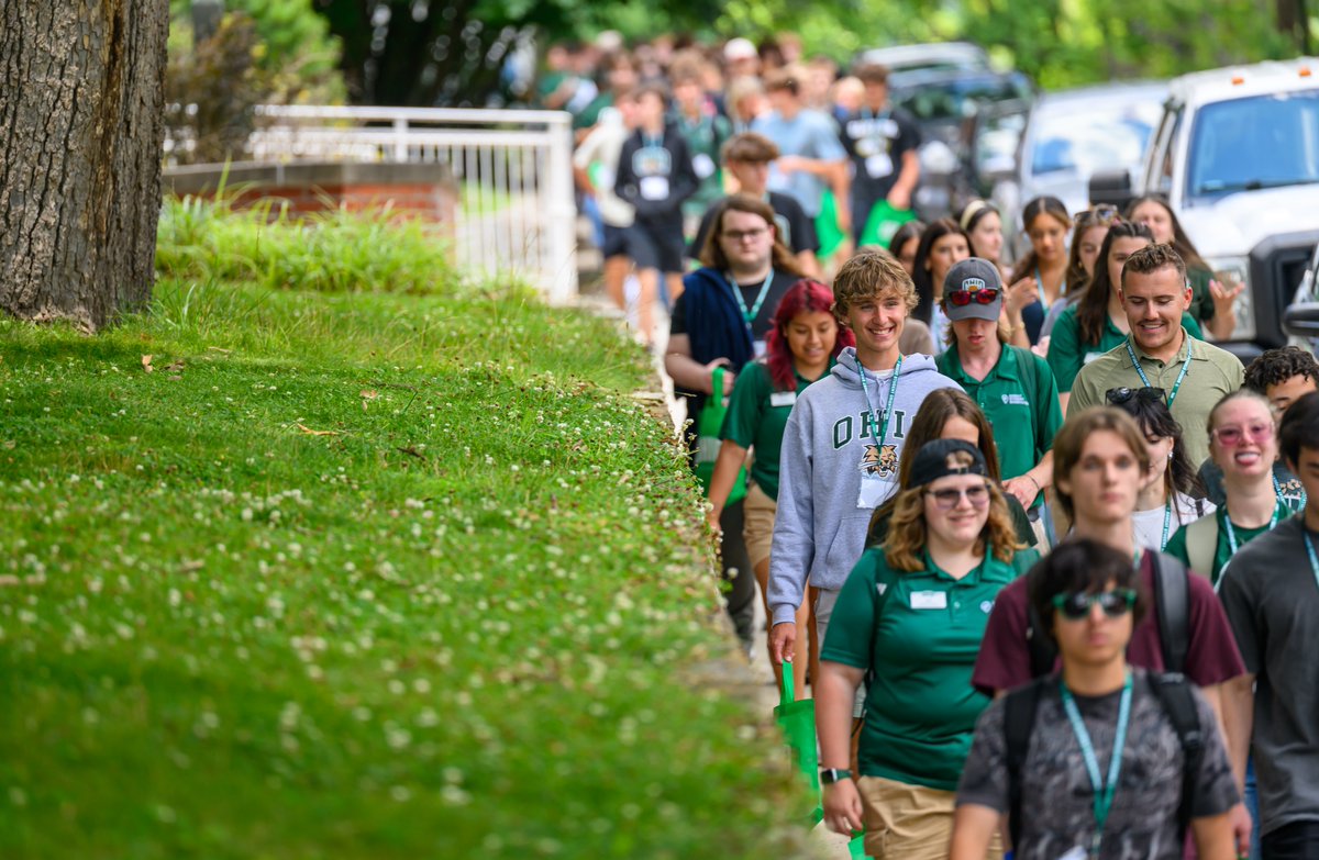 ohiou's tweet photo. Welcome hOUme, Bobcats! 😼

This summer, Bobcat Student Orientation (BSO) welcomed 10,000+ new students and their families to Athens, getting them ready for college life. 🐾 

📰 » https://t.co/ul81soav8w https://t.co/JoG5QhnL6n