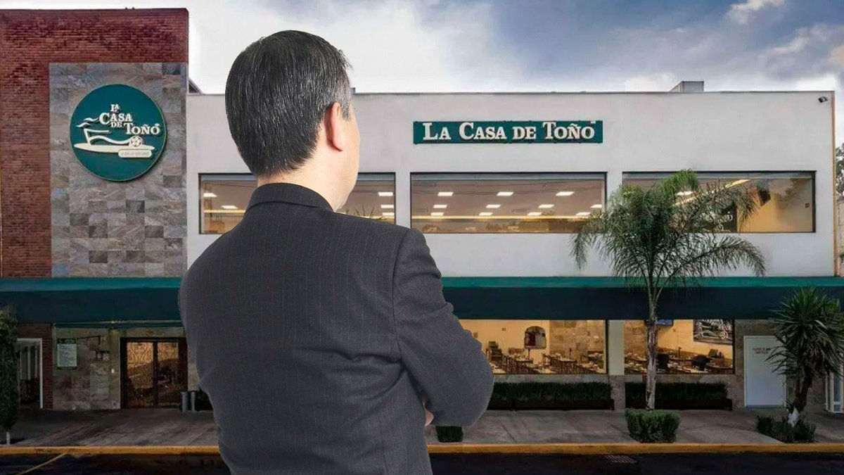 LuisMiNegocios's tweet photo. 🍲 ¿La Casa de Toño está a punto de venderse? Un acuerdo de 400 millones de dólares podría cambiar su historia

La Casa de Toño, una de las cadenas de restaurantes más exitosas de México, estaría explorando una venta valuada en alrededor de 400 millones de dólares para financiar su expansión hacia Estados Unidos y otros mercados de Latinoamérica. Según Bloomberg, BBVA México asesora la operación y uno de los interesados sería Grupo Gigante.

Actualmente, la empresa cuenta con 81 sucursales en la Zona Metropolitana del Valle de México y se ha convertido en un caso de éxito gracias a un modelo de negocio altamente rentable, con largas filas de clientes y un menú enfocado en pocos productos de alta rotación. La valuación incluso superaría los múltiplos de grandes operadores como Alsea y Arcos Dorados.

Si la operación se concreta, marcaría una nueva etapa para una marca que nació como un pequeño negocio familiar y ahora busca convertirse en un jugador internacional. Sin embargo, hasta el momento, ninguna de las partes ha confirmado oficialmente la transacción. 

💬 ¿Crees que La Casa de Toño debería seguir siendo una empresa familiar o crecer con el respaldo de un gran grupo para conquistar otros países?