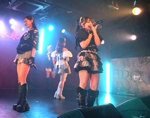 V_Mizui's tweet photo. 写真裏面に日付（ファイル名）があったのでちょっと探ってしまった。このシーンをカミ手側から撮ったものだと思う。 https://t.co/mmsRTHamAC