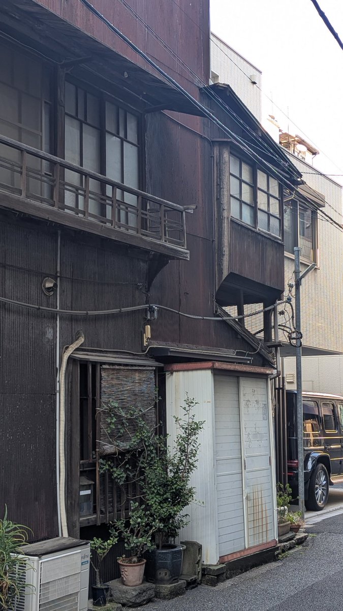 eo_tz2's tweet photo. 三連休の最終日
建物コレクションの銭湯みたいな銭湯！
とか散策していて楽しかったのですが
この日も結局ウロウロした結果熱中症になって帰宅後に寝込むことになったのでした
もうぢぢいだからツイッターでお見かけする「お出かけ勢」の方々の真似なんかしちゃダメですね
特に35℃超えの日なんかには https://t.co/BdocBoRH9J