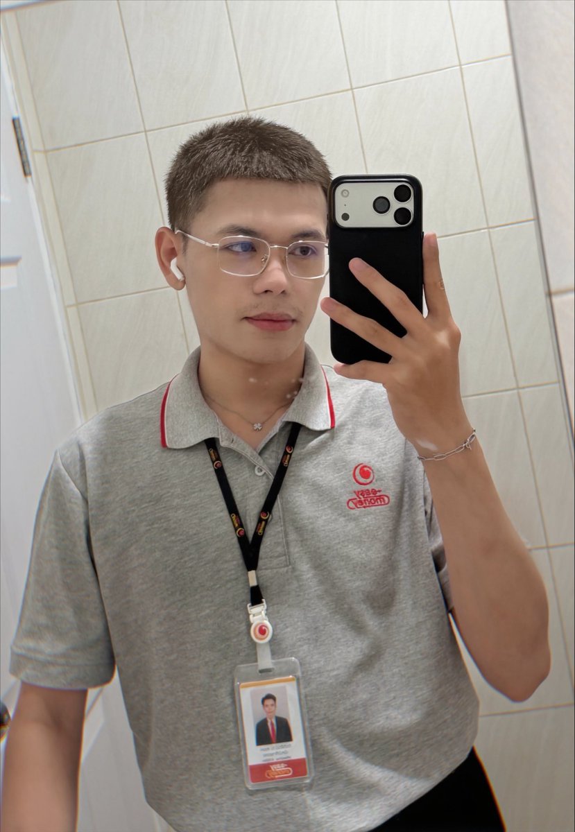 lampoom_'s tweet photo. แว่นมานี่มา 👓💖 https://t.co/UqFaAYdgo3