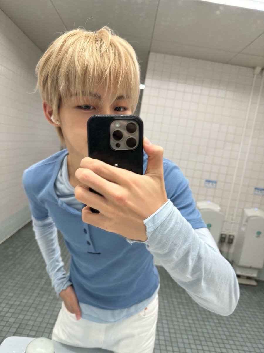 ning__ee's tweet photo. 260724 위버스 포스트 #지훈 #JIHOON

짜잔🪼 https://t.co/Y4D4UopZVj
