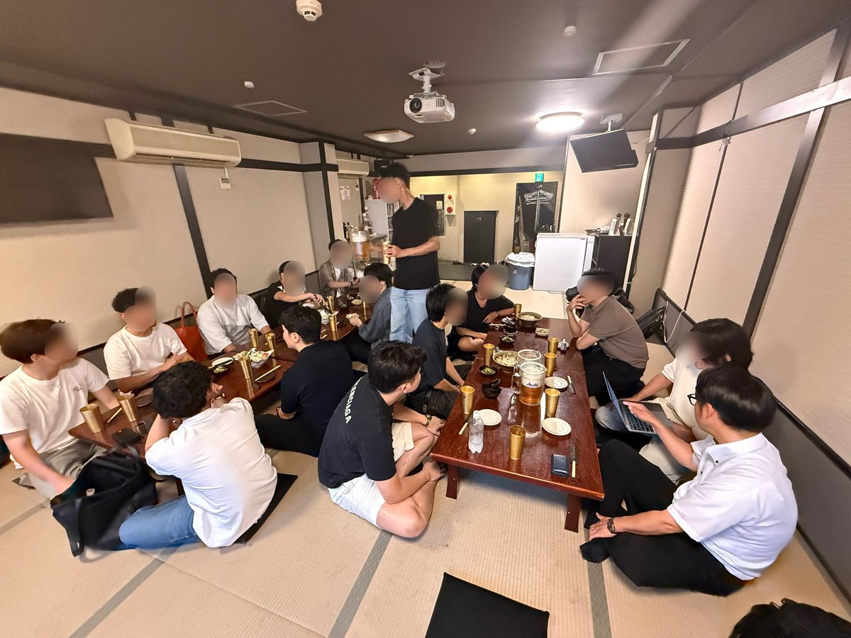 dtoc3bou's tweet photo. 森尾さんセミナー最高でした
すごく反響がよかったので
また第2回も開催するかも？

懇親会も盛り上がりすぎました。

次回オフラインセミナーは、
すごいデザイナーさんを
ゲストにお招きします。

某有名家電系D2Cブランドで
デザイン責任者をやっていた方です。

AI時代におけるECブランドの
デザインについて講義していただきます。