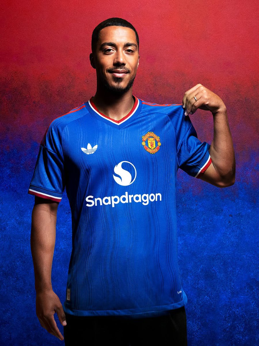 ManUtd_ID's tweet photo. Duo gelandang baru dengan jersey baru 🤩 https://t.co/xg3B1qd3i2
