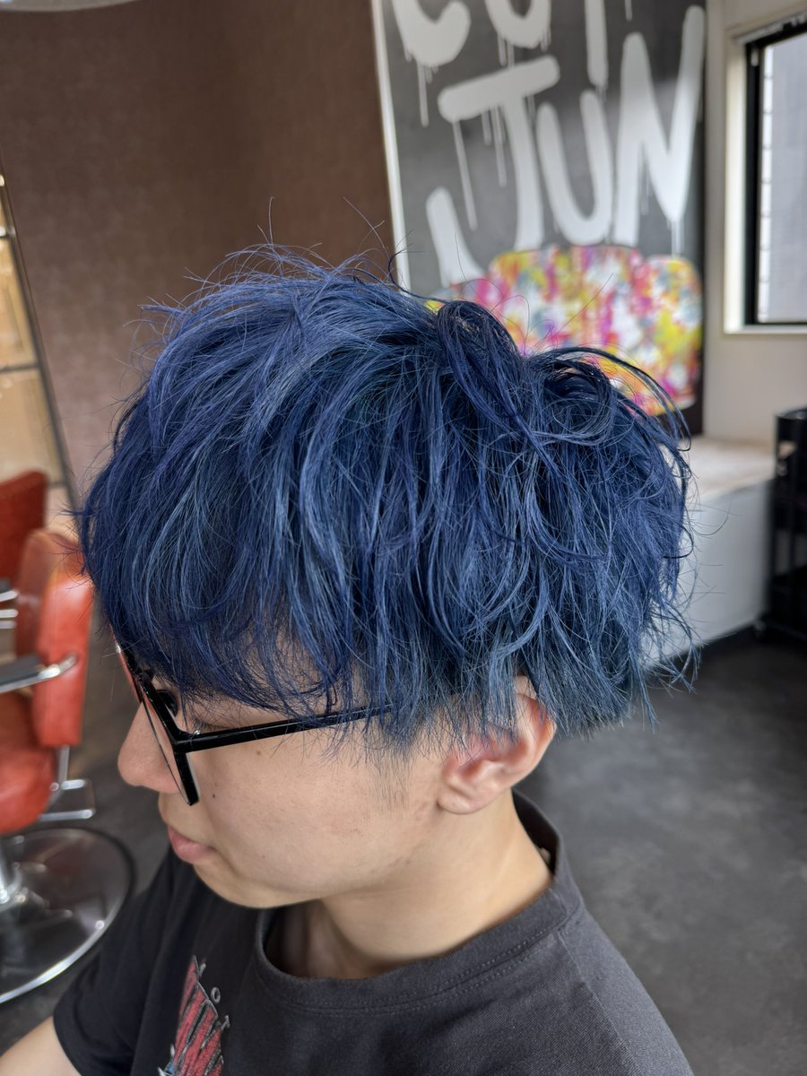 cutjun_taku's tweet photo. 赤色から色落ちも綺麗なブルーカラーにして爽やかに🫐

🔽ご予約はこちらから
https://t.co/QebwaBsZxo

#カット純
#cut純
#ブルーカラー https://t.co/L3BLwLRo35