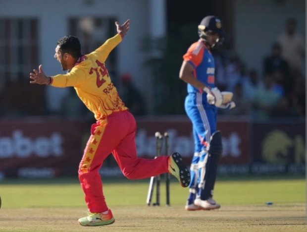 VisheshtaKumar's tweet photo. IND VS ZIM टॉस इंडिया जीत गई है, बस अब मैच जीतना है।
इंडिया टॉस जीत कर पहले बोलिंग करेगी बैटिंग के लिए जिम्बाब्वे को आमंत्रित किया है।
अब देखना होगा इस मैच में क्या होता है। श्रेयस अय्यर का ये फाइनल एग्जाम भी हो सकता है।
#india #T20 #सीरीज #zimbabe #indvszim https://t.co/vyeJ6rnbuO