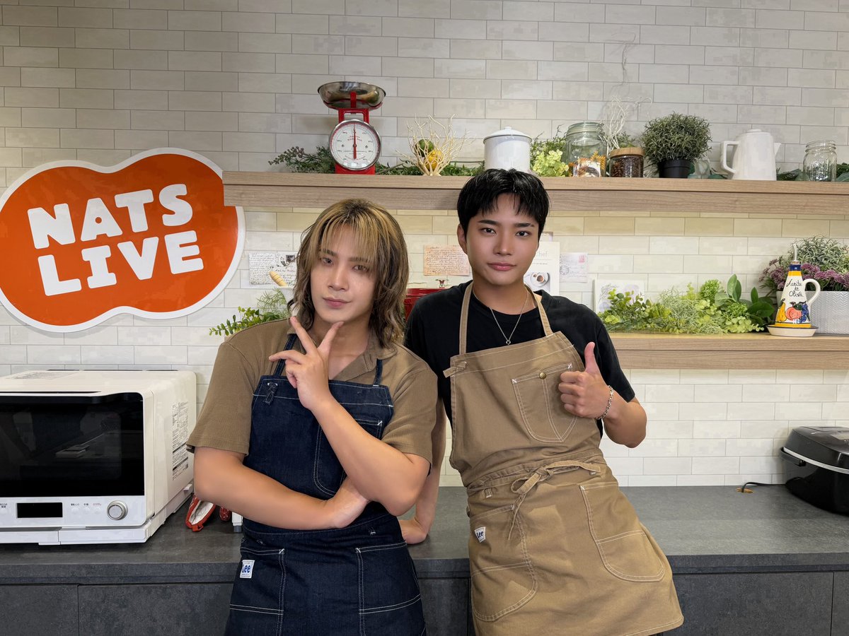 owv_official's tweet photo. このあと20:00〜⏰
「#OWV Perfect Protein Party」
@NATSLIVE_app 

#本田康祐 と #中川勝就 が
『BBQナッツハンバーガー』に挑戦🍔

🧑‍🍳#NATSLIVE はこちらから❤️💜
https://t.co/un9zgUasmP

#OWVPPP  
#OWV_SQUAD 
#OWV_ラビダビ ☀️ https://t.co/7N7CyCwQn3