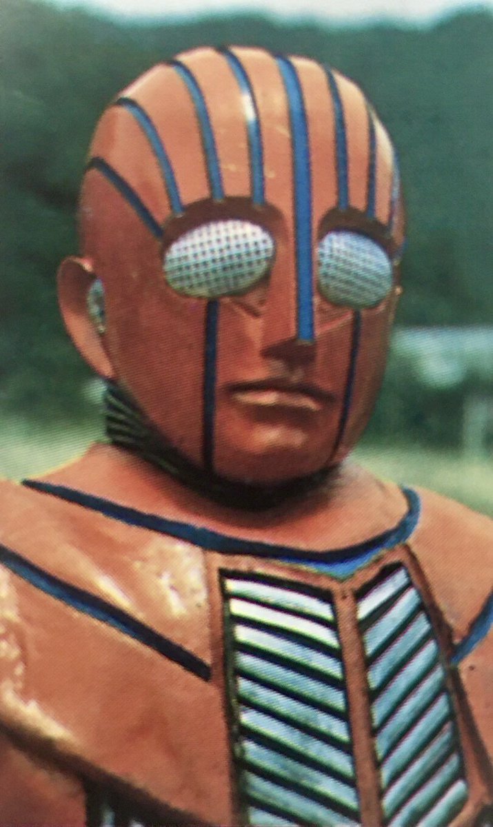 goro_toro's tweet photo. in a comfy staring contest with the abyss https://t.co/vGuV16wc37