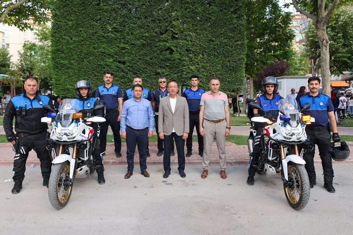 MeramBelediyesi's tweet photo. 🚨 Meram’da zabıta ekipleri artık daha hızlı ve aktif!

Zabıta ekiplerimizin araç filosunu motorize ekiplerle daha da güçlendirdik. 
Güvenli sürüş eğitimlerini tamamlayan ekipler, ilçemizde daha hızlı müdahale, etkin denetim ve daha güvenli hizmet için artık yollarda 🏍️

👉https://t.co/PgyxzoiEXs